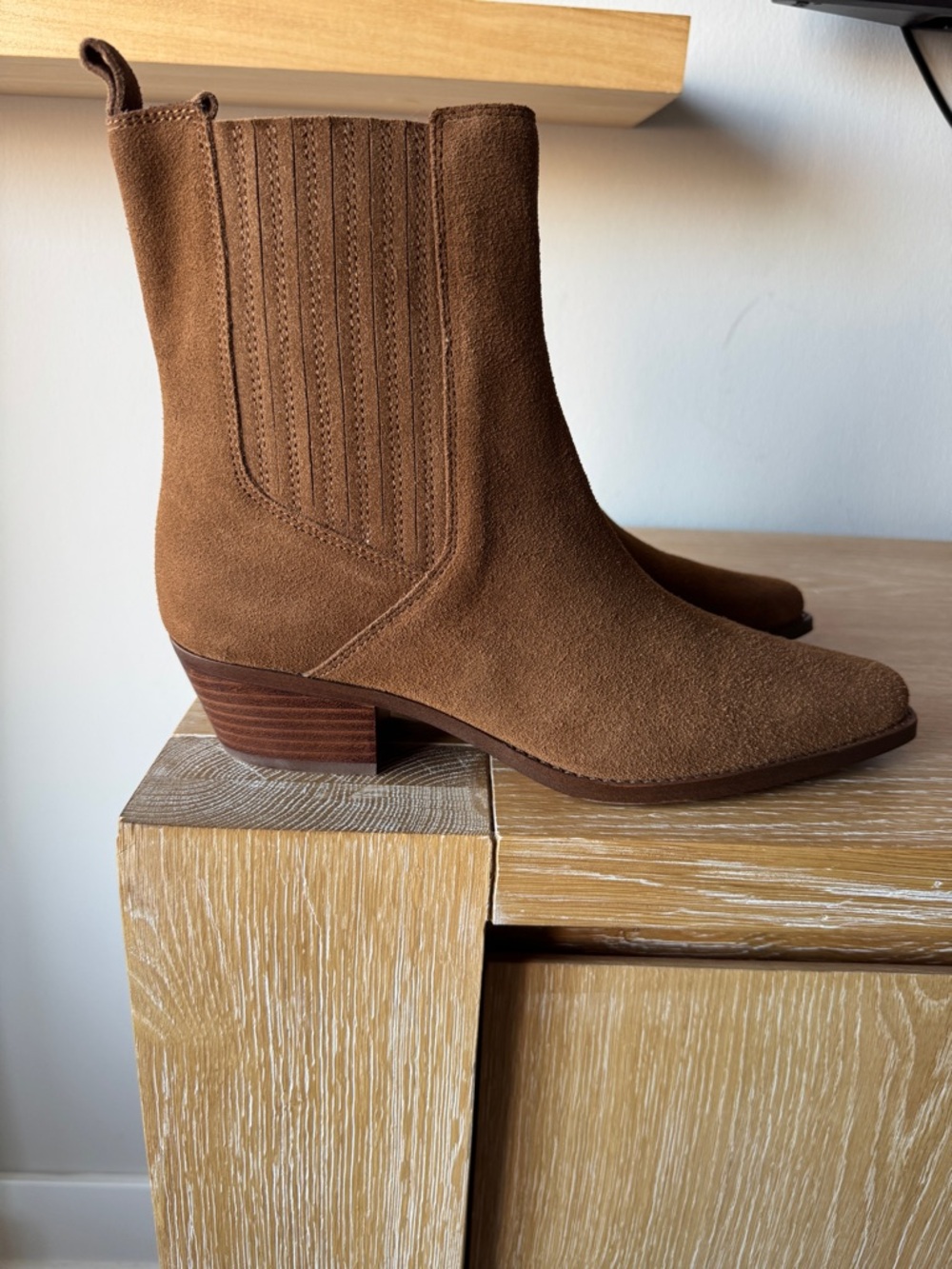 NWOB! MADEWELL Women’s The Ingrid Chelsea Boot in Suede, Dried Acorn, Size 10.5 - Picture 8 of 16
